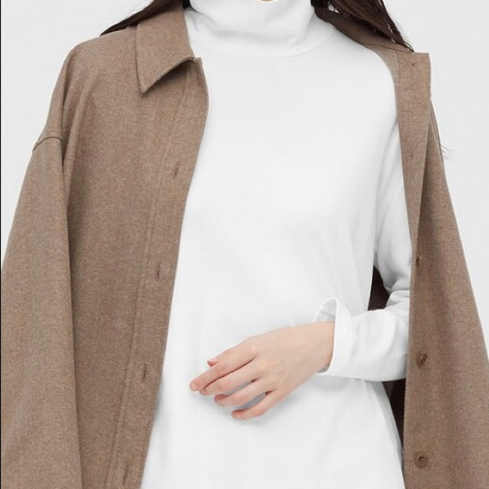 Uniqlo smooth stretch cotton turtleneck shirt